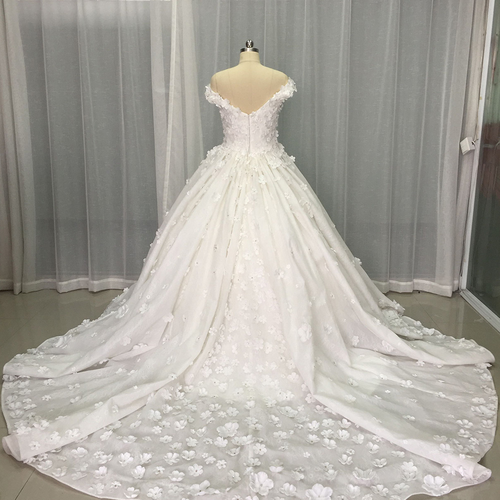 Elegancka, superdelikatna sukn – Embroidery Organza recenzja i cena