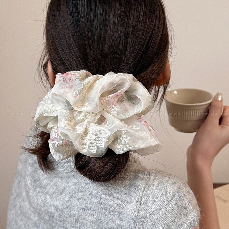 Delikatne letnie haftowane gum – Embroidery Organza recenzja i cena