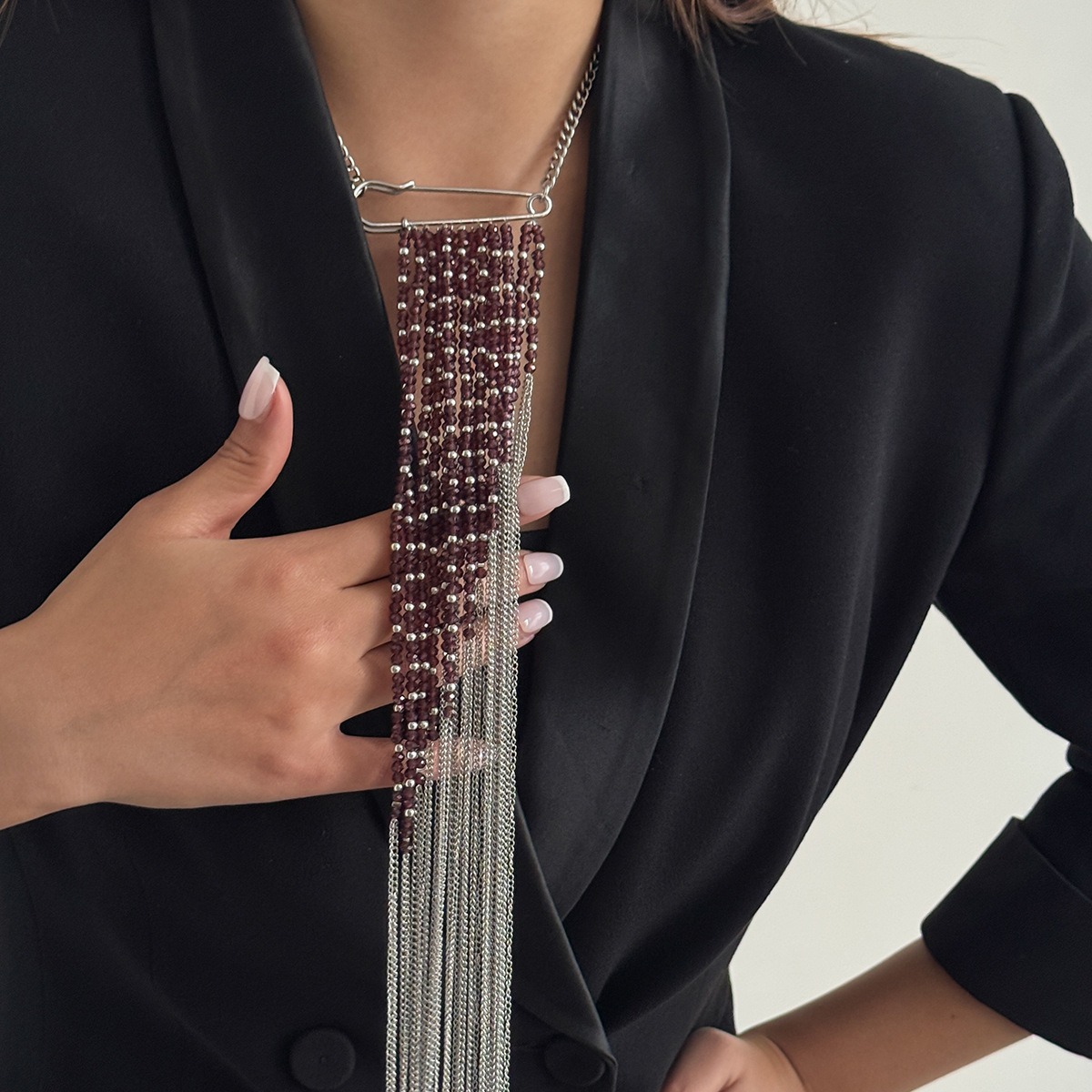 Srebrna broszka z łańcuszkiem  – Embroidery Bracelet recenzja i cena