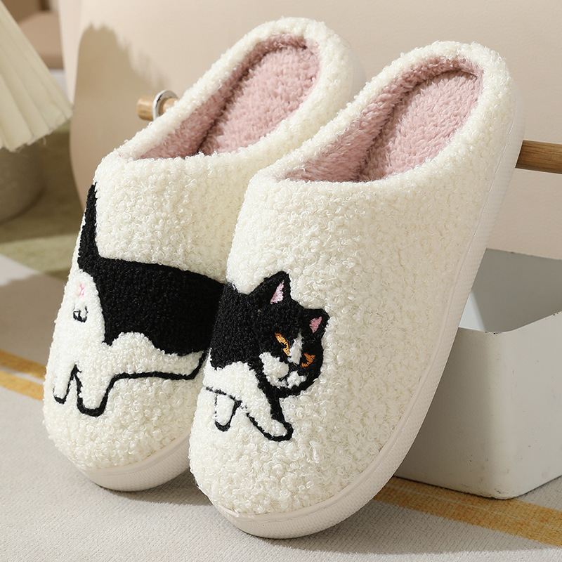 Zimowe pluszowe urocze kapcie  – Embroidery Garments recenzja i cena